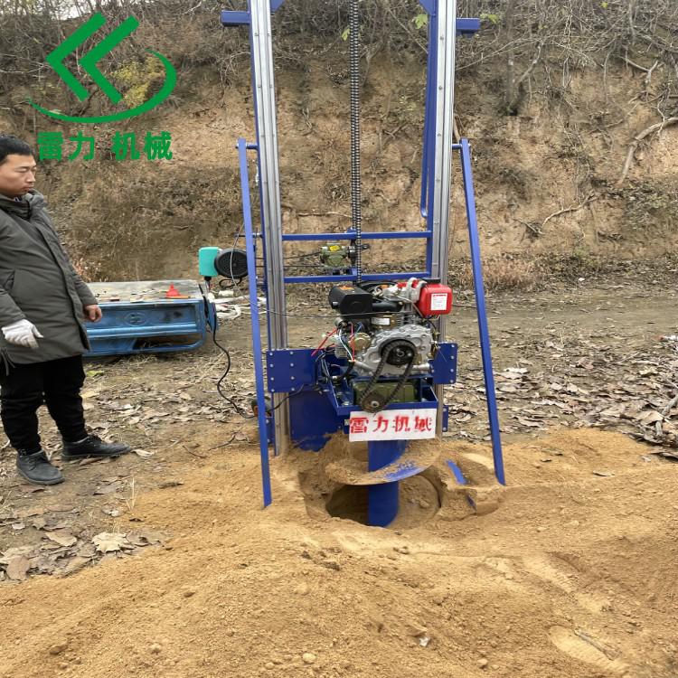 打樁鉆孔機.jpg 打樁鉆孔機.jpg