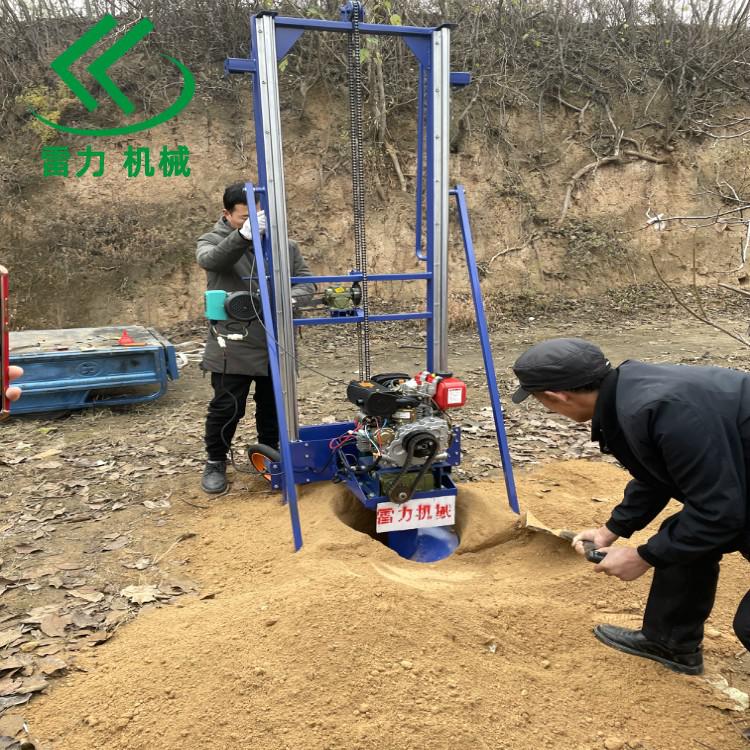 旋轉打樁鉆孔機.jpg 旋轉打樁鉆孔機.jpg