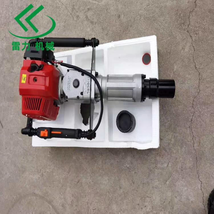 小型打樁機(jī)光伏支柱深入鉆孔 小型打樁機(jī)光伏支柱深入鉆孔