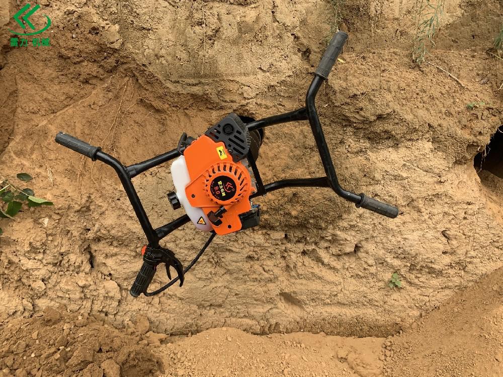 新型護坡鉆孔機橫豎斜向打眼均合適 新型護坡鉆孔機橫豎斜向打眼均合適